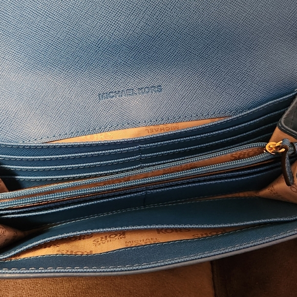 Michael Kors NWOT Blue Shoulder Bag and Wallet - Picture 11 of 13